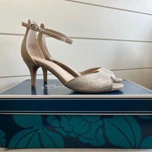 Seychelles // Hazel // ankle strap heel - size 6